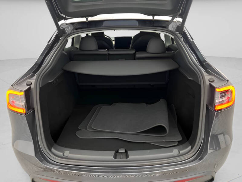 2025 Tesla Model Y Long Range