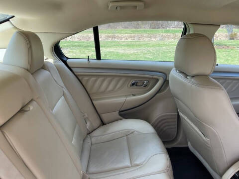 2014 Ford Taurus SEL