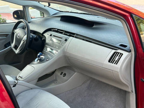 2010 Toyota Prius III