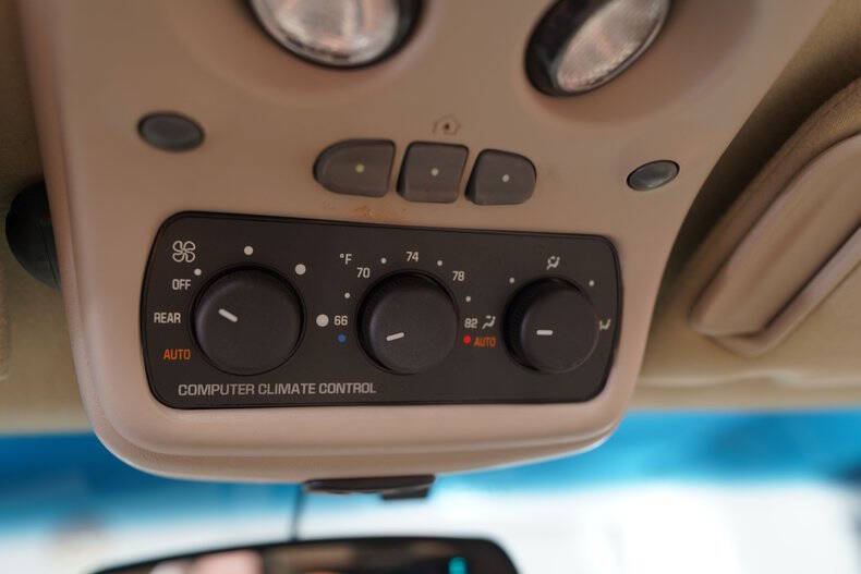 2002 Cadillac Escalade