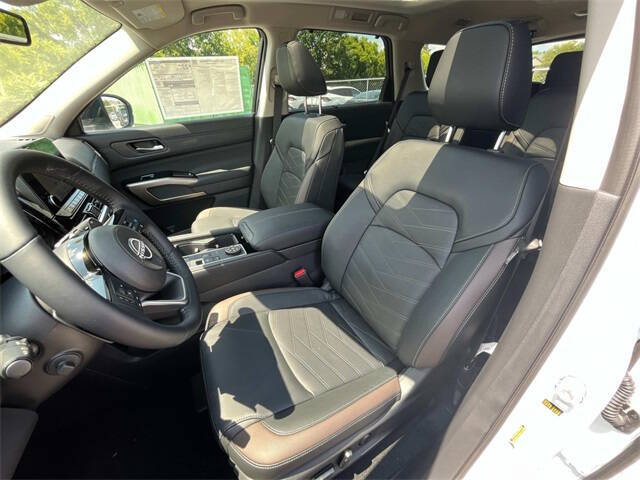 2025 Nissan Pathfinder Platinum