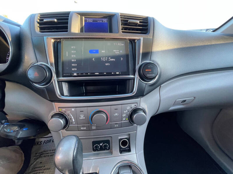 2013 Toyota Highlander SE