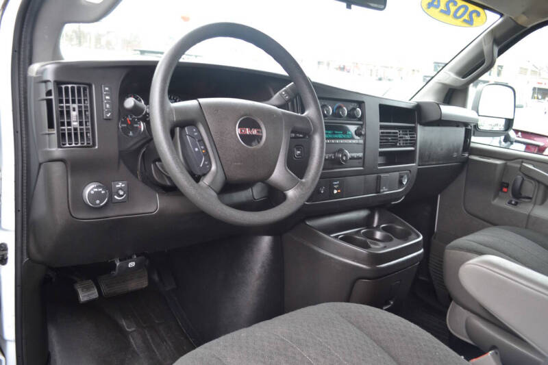 2024 GMC Savana 2500