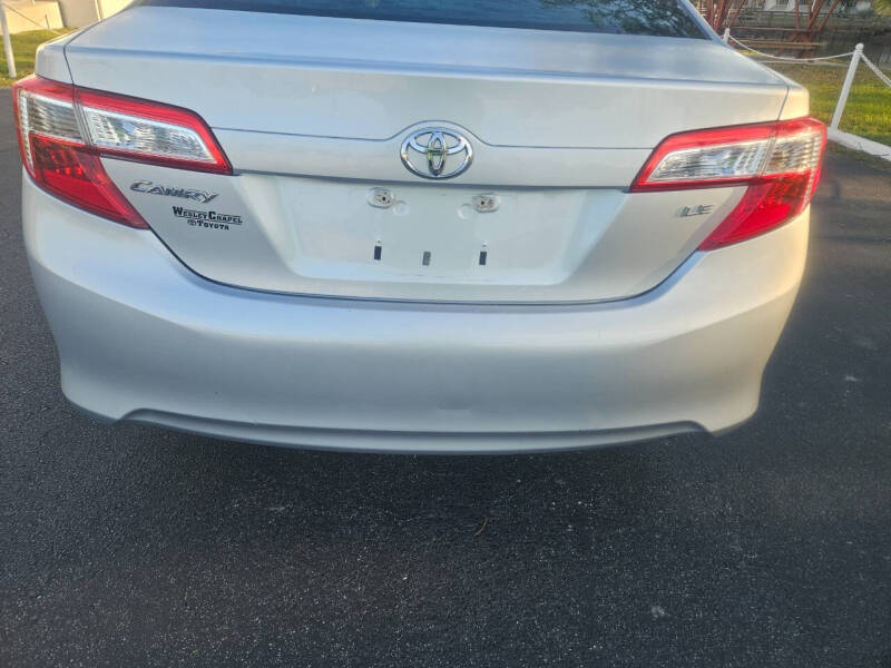 2012 Toyota Camry LE photo 17