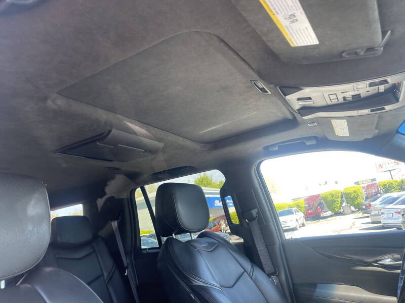 2019 Cadillac Escalade Platinum