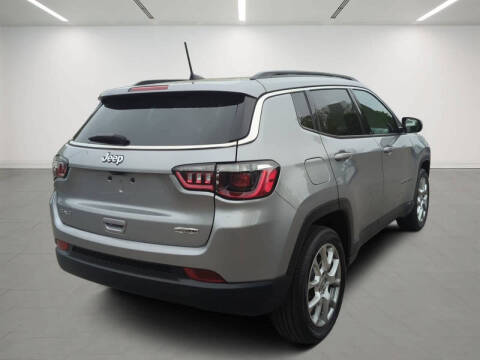 2022 Jeep Compass Latitude Lux