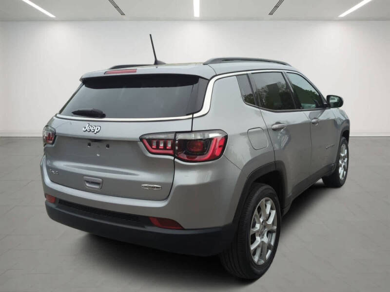 2022 Jeep Compass Latitude Lux