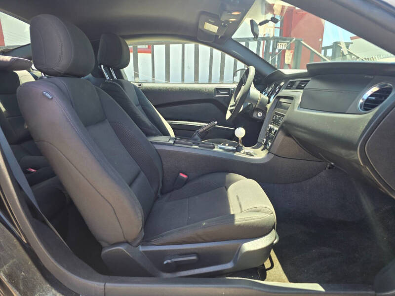 2012 Ford Mustang V6