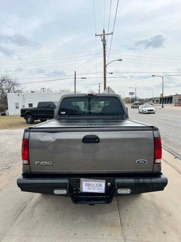 2004 Ford F-250 Super Duty XLT photo 5