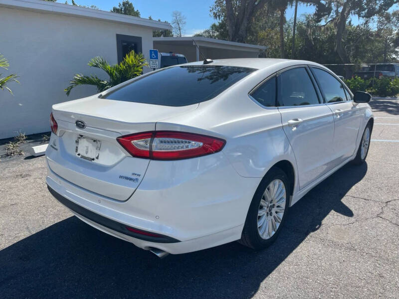 2013 Ford Fusion Hybrid SE