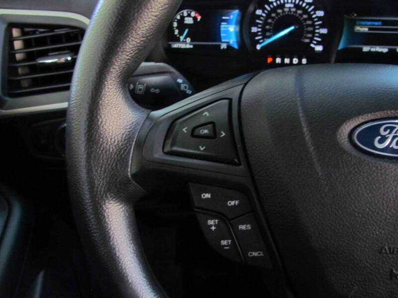 2021 Ford Edge SE