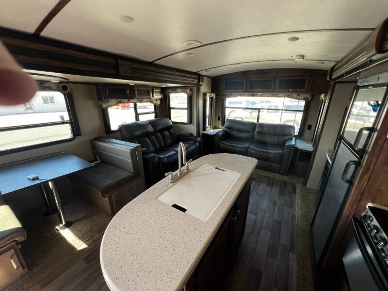 2017 Keystone RV Cougar X-Lite