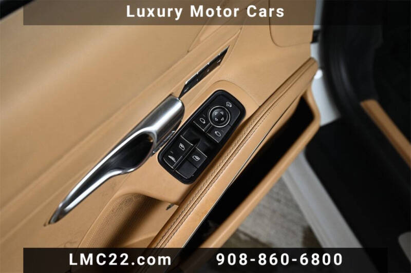 2017 Porsche 911 Carrera