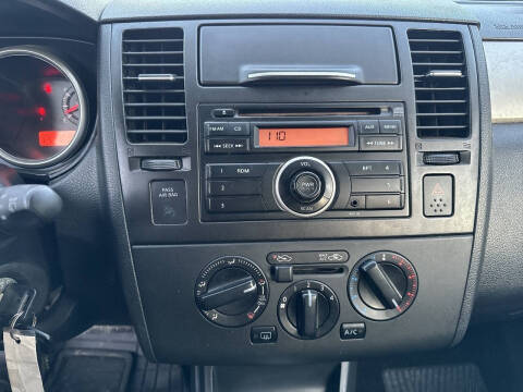 2011 Nissan Versa 1.8 S