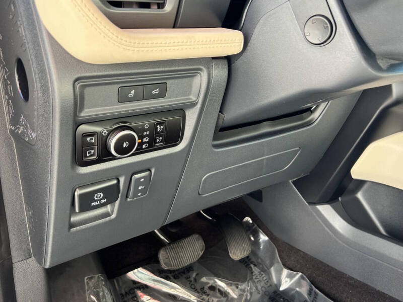 2023 Ford Expedition MAX Platinum