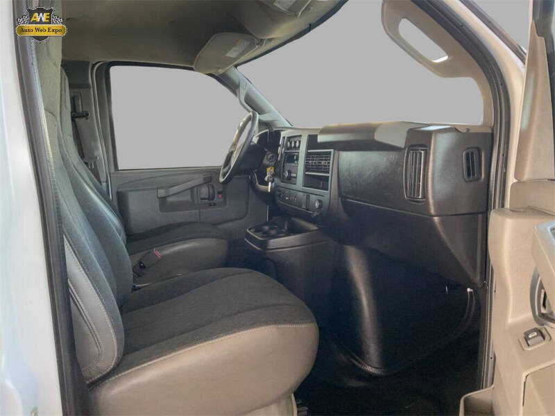 2023 Chevrolet Express 2500