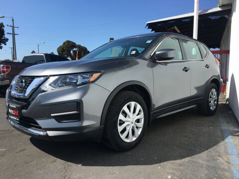 2018 Nissan Rogue for sale at Auto Max of Ventura in Ventura CA
