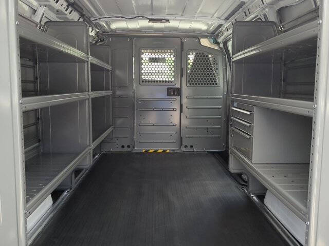 2025 Chevrolet Express 2500