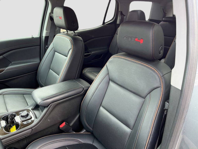 2023 GMC Acadia AT4