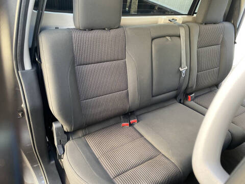 2015 Nissan Titan SV