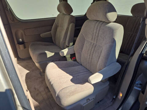 2000 Toyota Sienna LE