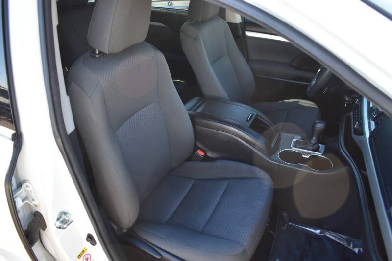 2017 Toyota Highlander LE