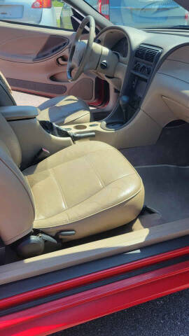 2004 Ford Mustang Deluxe