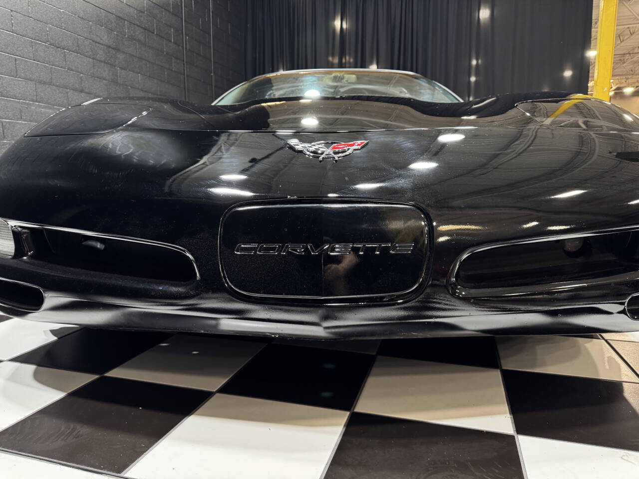 2004 Chevrolet Corvette 17
