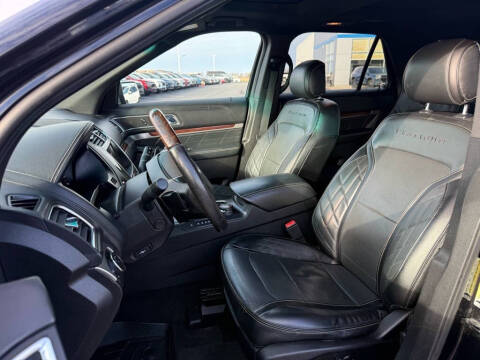 2017 Ford Explorer Platinum