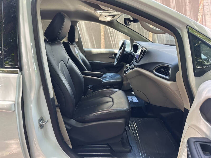 2022 Chrysler Pacifica Touring L