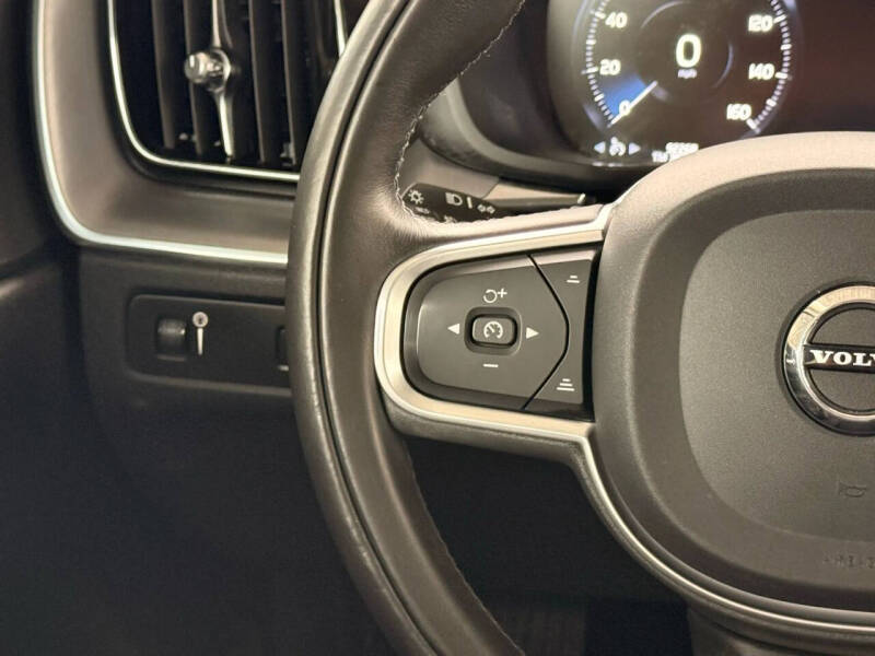 2020 Volvo XC60 T5 Momentum