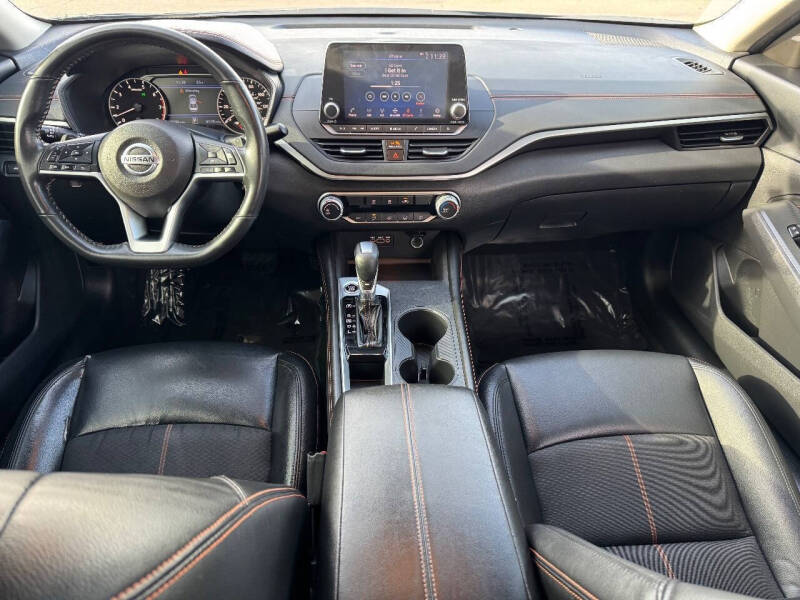 2022 Nissan Altima 2.5 SR