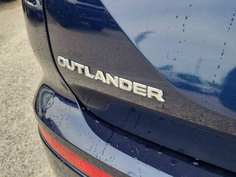 2024 Mitsubishi Outlander SE