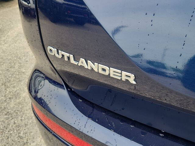 2024 Mitsubishi Outlander SE