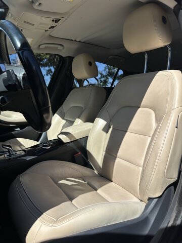 2017 Infiniti QX30 Premium