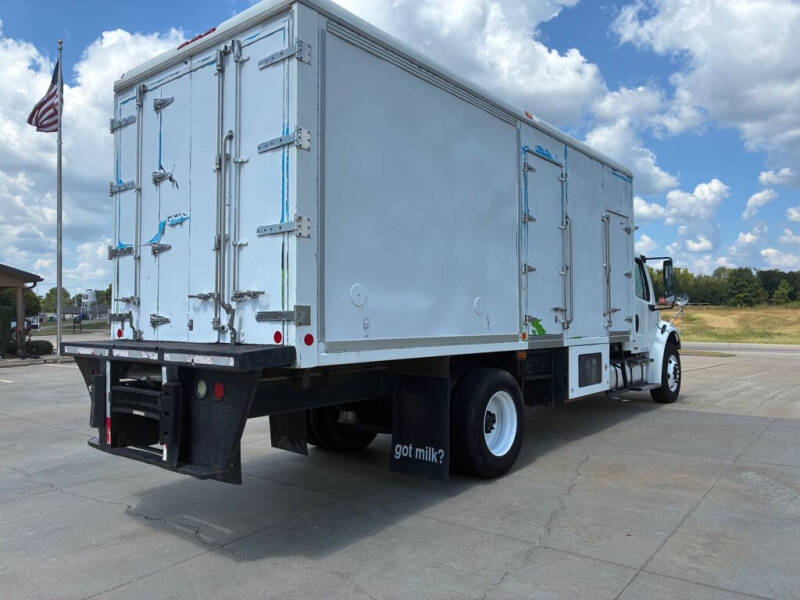 2007 Freightliner M2 106