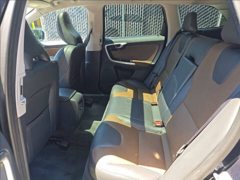 2017 Volvo XC60 T5 Dynamic
