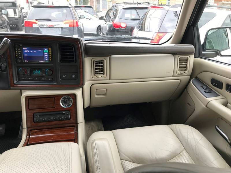 2004 Cadillac Escalade