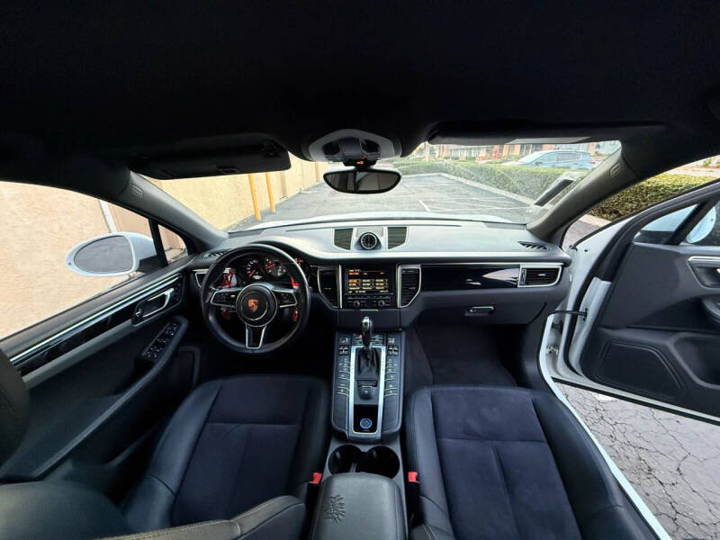 2015 Porsche Macan S