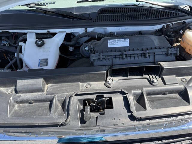 2023 GMC Savana 2500