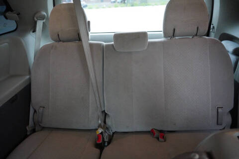 2013 Toyota Sienna LE 7-Passenger Auto Access Seat