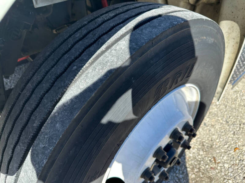 2022 Freightliner M2 106