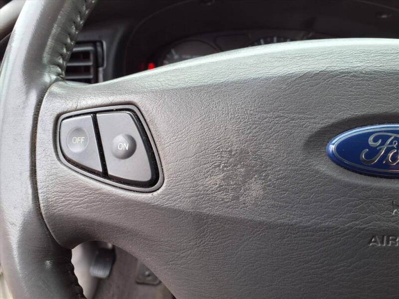 2002 Ford Taurus SES Deluxe