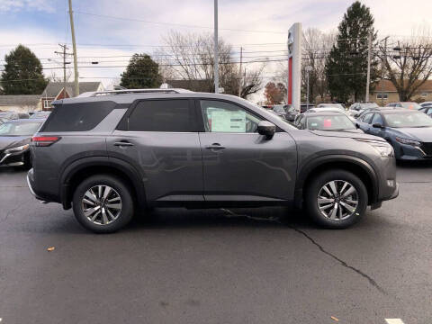 2025 Nissan Pathfinder SL