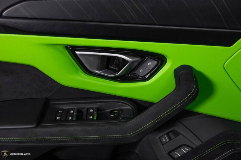 2024 Lamborghini Urus S