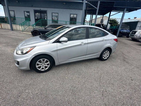 2013 Hyundai Accent GLS