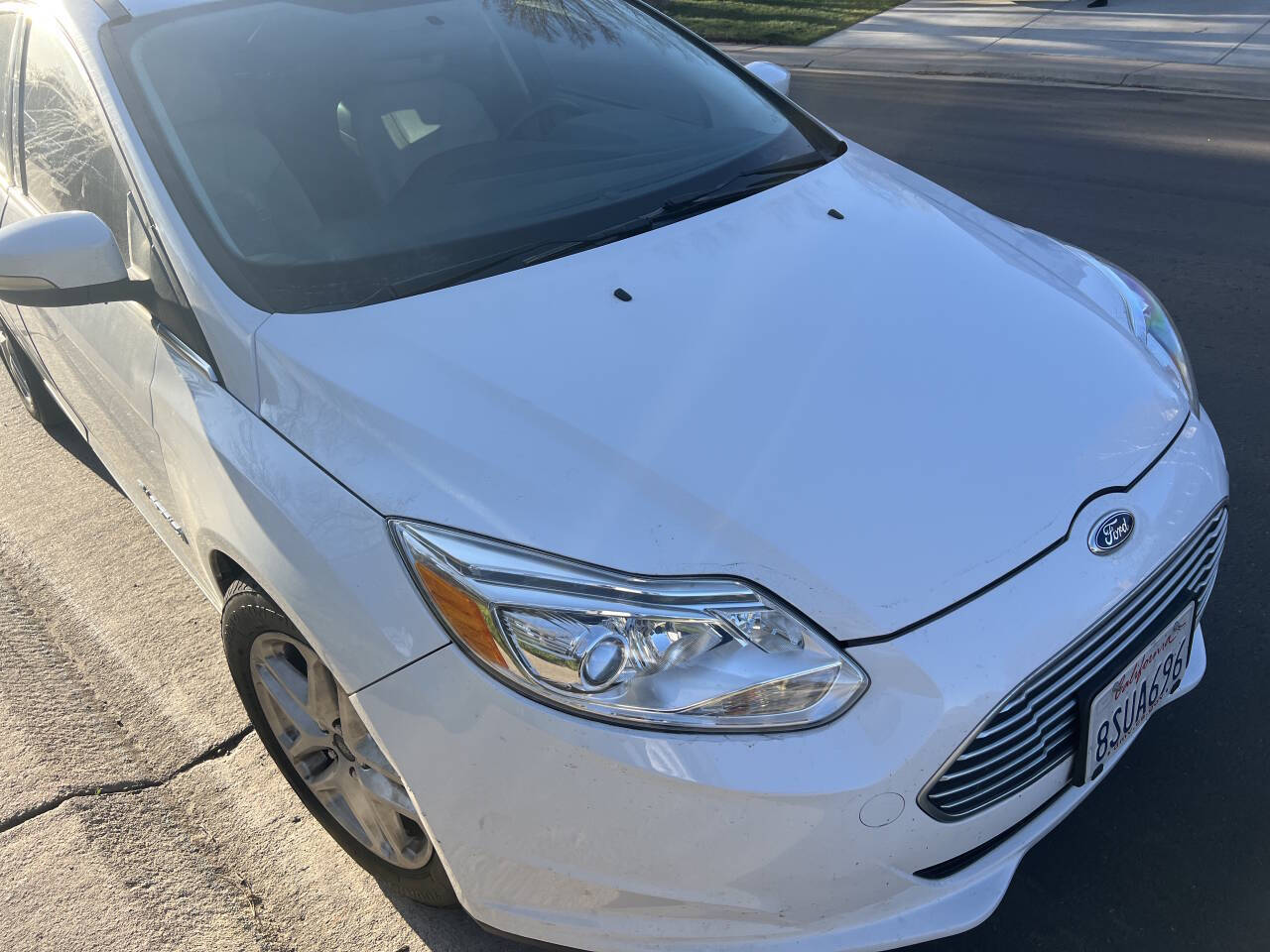 Off white 2013 Ford Focus Electric Electric 4dr Hatchback 2