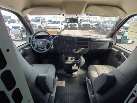2025 Chevrolet Express 2500
