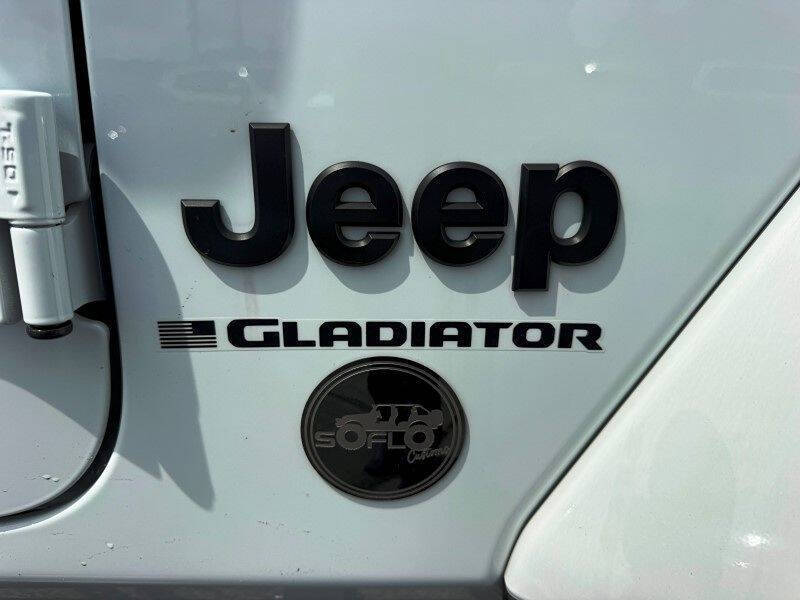 2024 Jeep Gladiator NightHawk