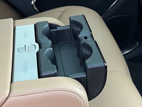 2024 Land Rover Range Rover Sport P360 SE